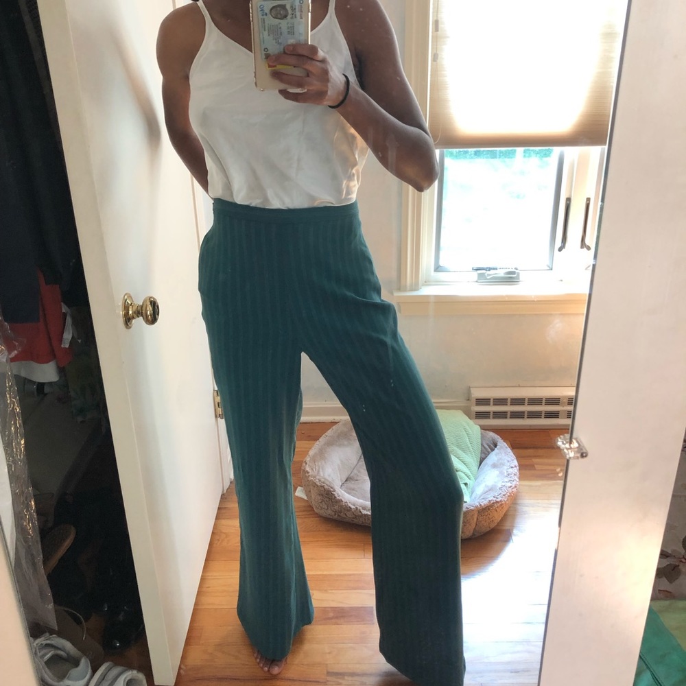 Green high waisted trousers